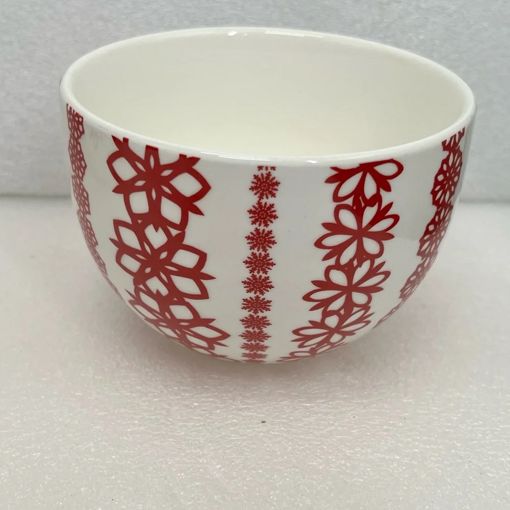 Crate & Barrel White & Red 3 Snowflakes Holiday Christmas Nesting Bowls EUC